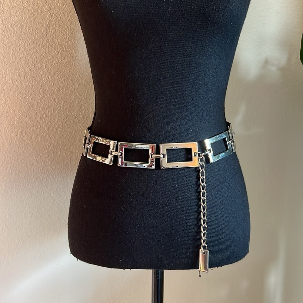 ESCADA Women’s Silver Tone Metal Rectangle Chainlink Belt Vintage